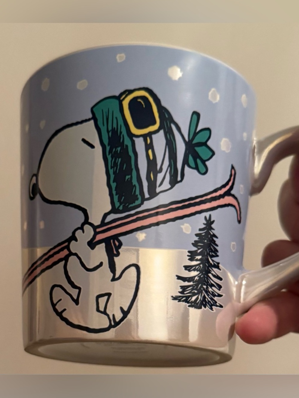 Peanuts Christmas mug. Snoopy skiing with Woodstock. 16oz